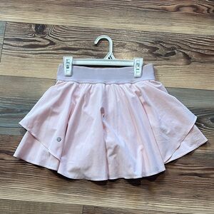 lululemon athletica Strawberry MilkShake Court Rival size 4